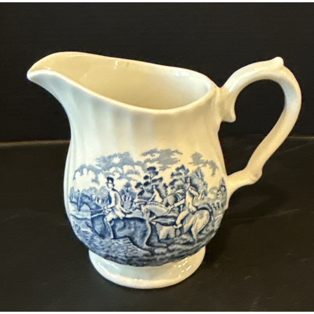 The Georgian Collection Churchill Blue Horse Riding Creamer England Equestrian‎